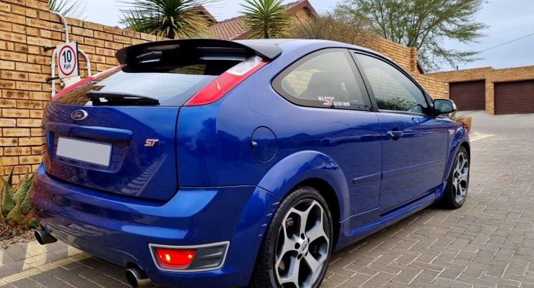 2007 Ford Focus ST 2.5 Turbo with Sunroof