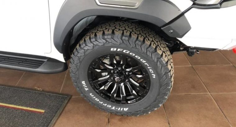 toyota hilux dcab