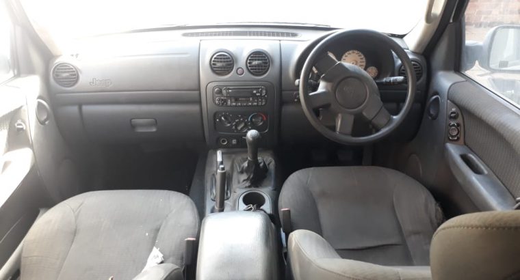 Jeep Cherokee 2.5 KJ 2002-07 stripping for used spares