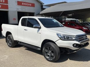 Toyota HILUX 2.8 GD-6 E/C 4X4