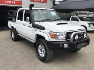 Toyota Land Cruiser 4.5 LX V8