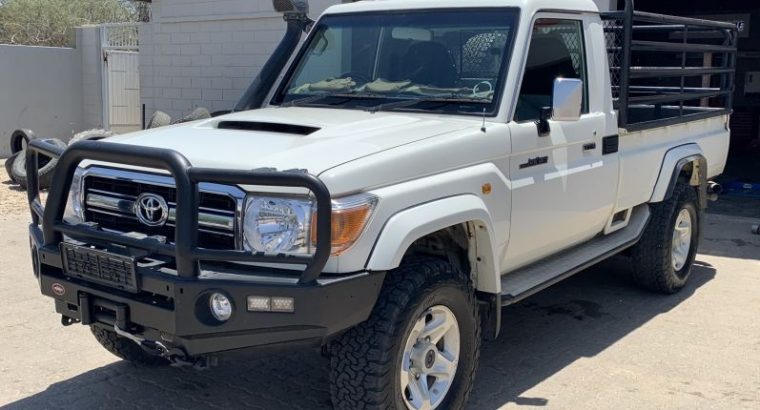 2016cToyota Land Cruiser 4.5 V8
