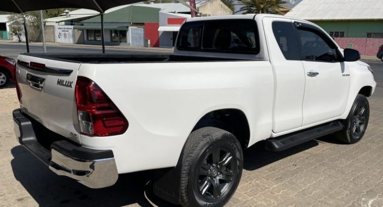 Toyota HILUX 2.8 GD-6 E/C 4X4