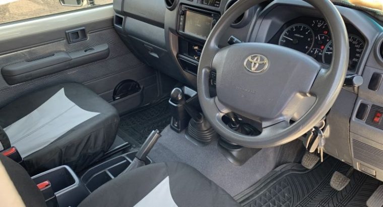 2016cToyota Land Cruiser 4.5 V8