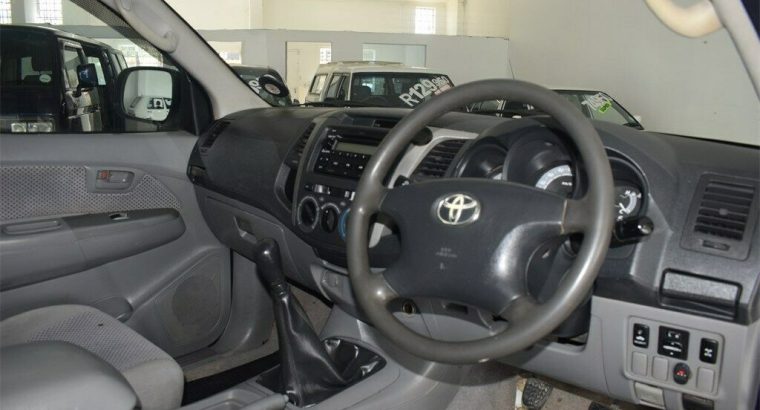 Toyota hilux 2.5L for sale