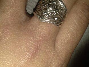 Ladies silver wedding ring