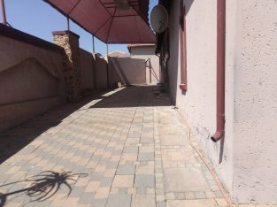 3 Bedroom House For Sale in Cosmo City