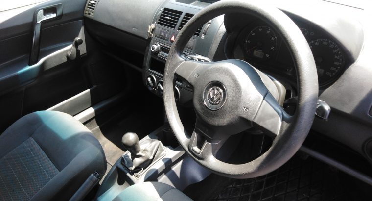 2016 polo vivo 1.4 hatchback 96000km