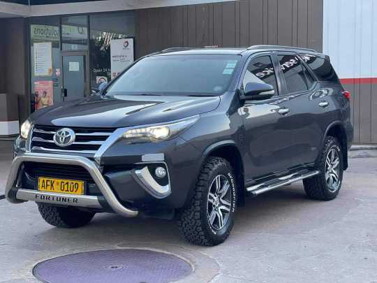 TOYOTA FORTUNER