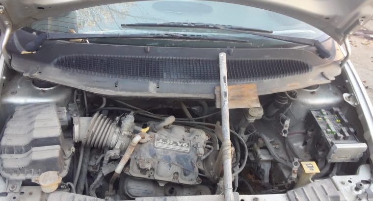 Chrysler Voyager 3.3 LX 1999-07 stripping for used parts