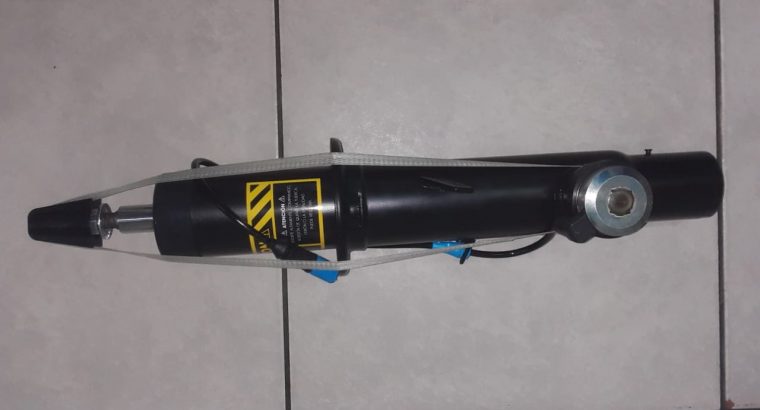 Bmw F15/16 X5/6 front RH shock with sensor for sale
