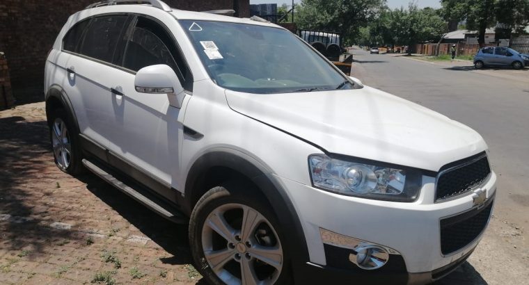 Chev Captiva 3.0 2011 used spare parts for sale