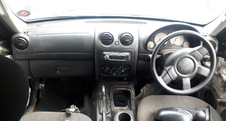 Jeep Cherokee 2.4 KJ 2002-07 stripping for used parts