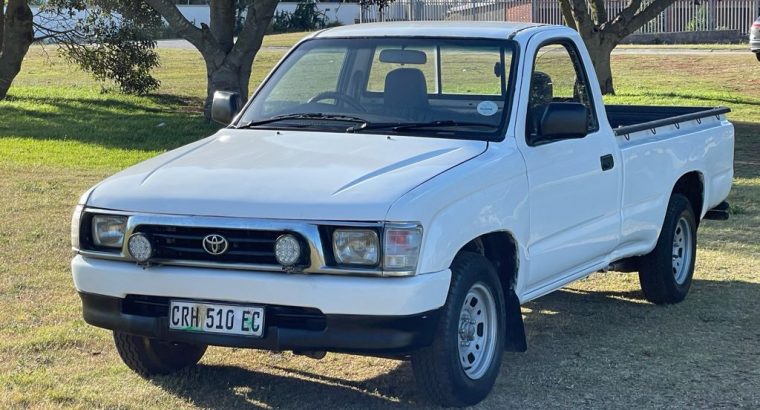1999 TOYOTA HILUX 2.0