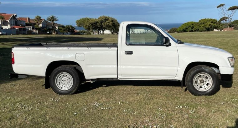 1999 TOYOTA HILUX 2.0