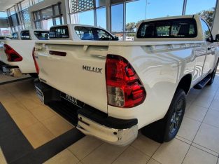 TOYOTA Hilux 3.0D4D SINGLE CAB LEGEND 45