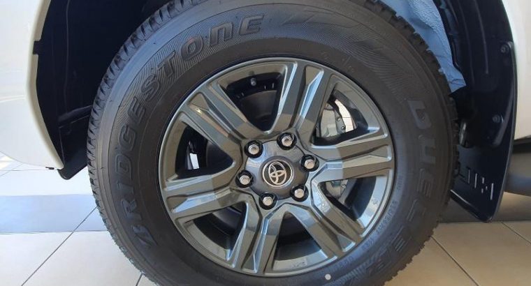 TOYOTA Hilux 3.0D4D SINGLE CAB LEGEND 45