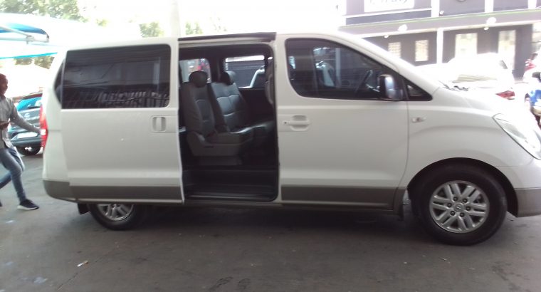 2016 Hyundai H1 2.5 Engine Capacity with Automatic Transmission,
