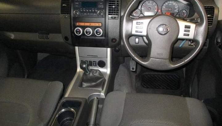 2014 Nissan Navara 2.5dCi Double Cab LE