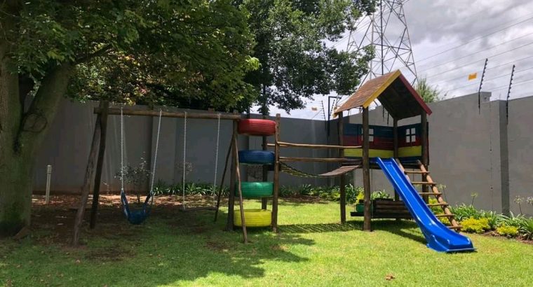 Kids jungle gym