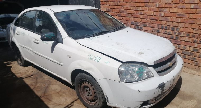 Chev Optra 1.6 2002 Stripping for used spares