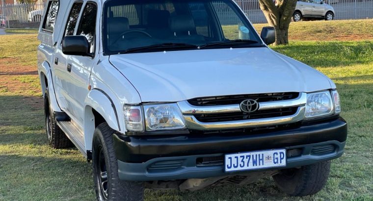 2003 TOYOTA HILUX 2.7I