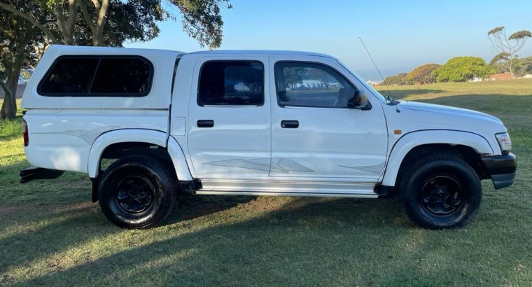 2003 TOYOTA HILUX 2.7I