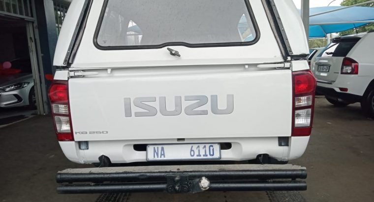2016 Isuzu KB-250 2,5 Engine Capacity Canopy with Manuel Transmis