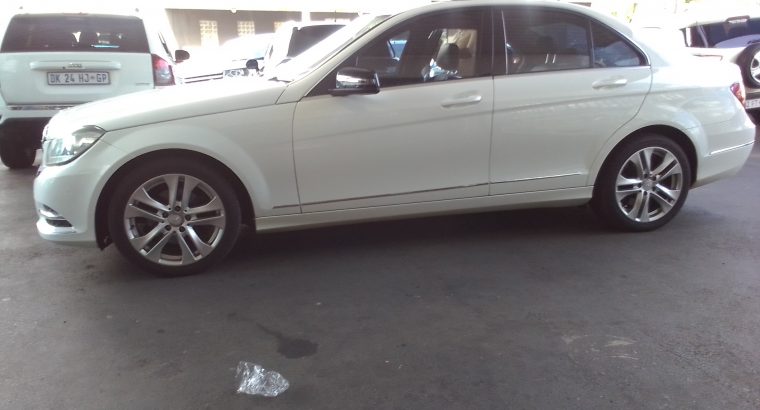 2012 Mercedes Benz C-200 Engine Capacity with Automatic Transmiss