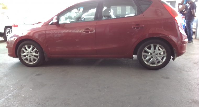 2010 Hyundai i-30 1.6 Engine Capacity with Manuel Transmission, E