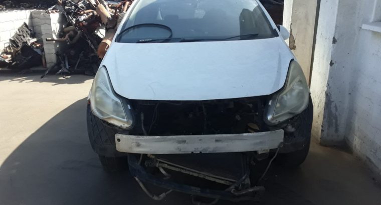 Opel Corsa D 1.4 Sripping for spares