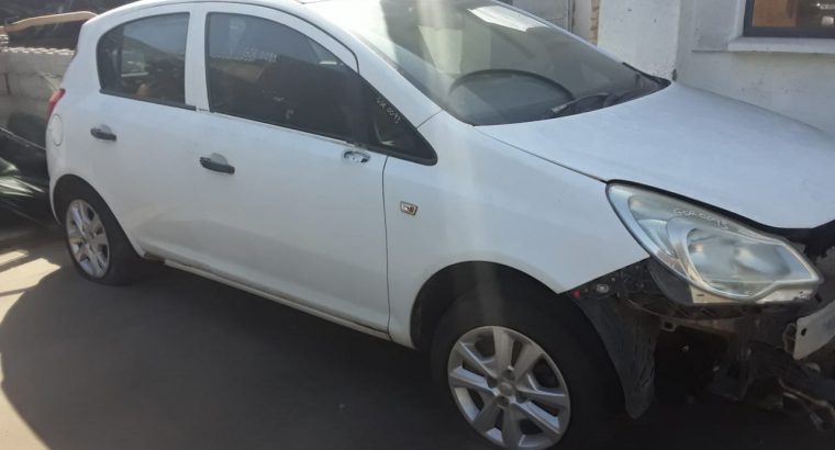 Opel Corsa D 1.4 Sripping for spares