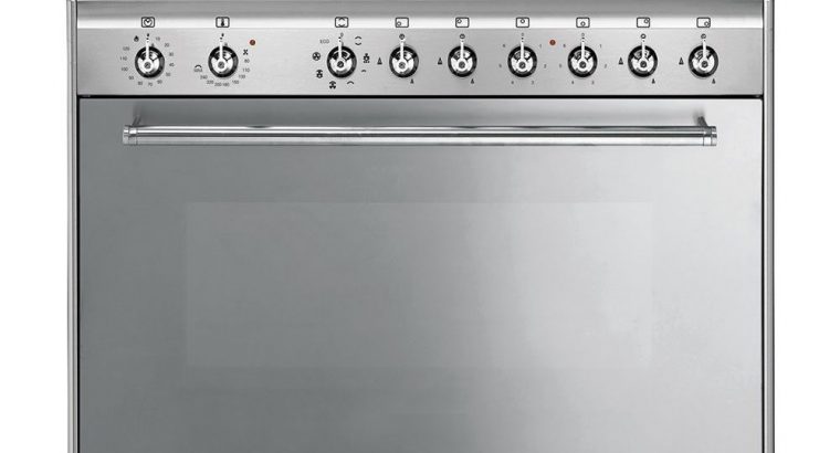Smeg 90cm Stainless Steel 4-Gas Burners / 2-Electric Cooker –