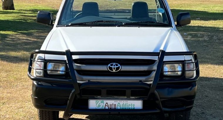 2003 TOYOTA HILUX 2.4D