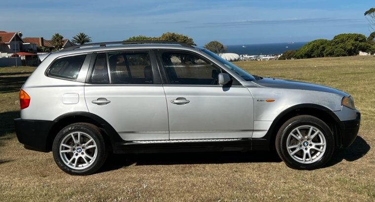 2004 BMW X3 2.5I