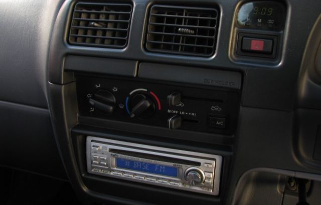 2004 Toyota Hilux 2700i Legend 35