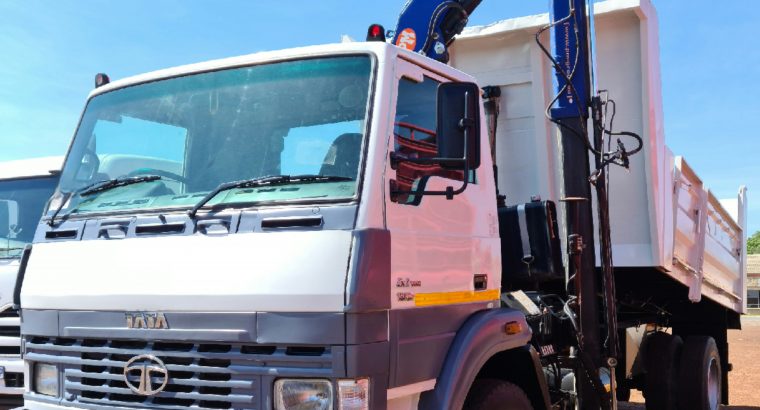2013 Tata 1518c 6m³ Tipper with PM8 Crane truck for sale.