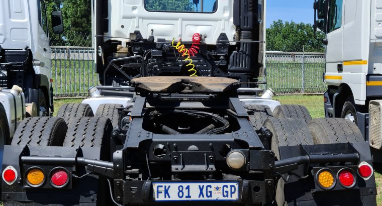 2016 Hino 700 2841 Truck tractor 6×4 For sale.