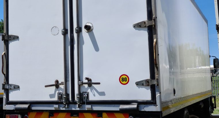 2015 Isuzu FTR 850 Fridge Truck for sale.
