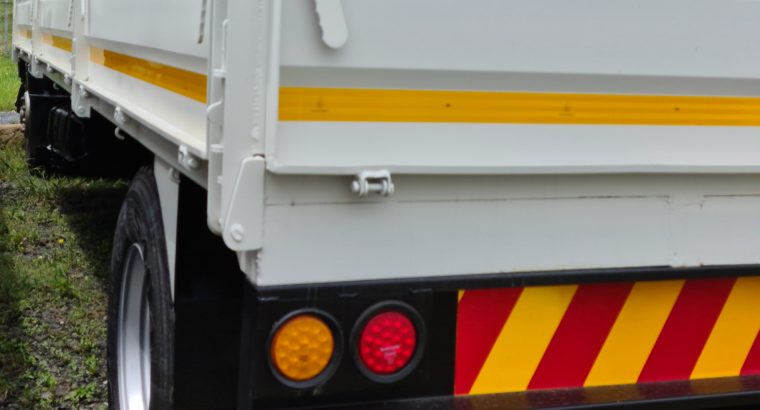 2009 Nissan UD 95 Dropside Truck for sale