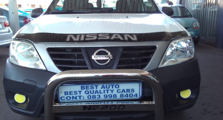 2017 Nissan Np-200 1.6 Engine Capacity Canopy with Manuel Transmi