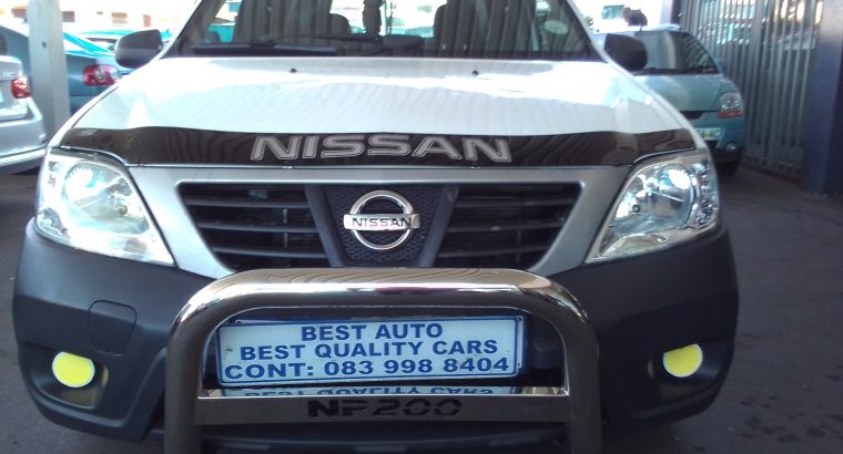 2017 Nissan Np-200 1.6 Engine Capacity Canopy with Manuel Transmi