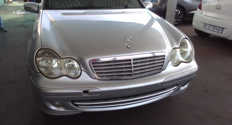 2006 Mercedes Benz C-180 Engine Capacity with Automatic Transmiss