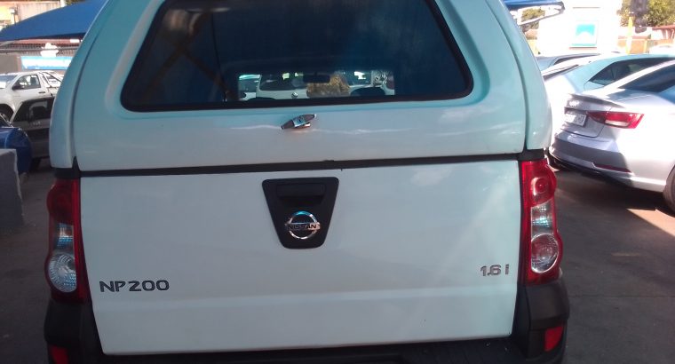 2012 Nissan Np-200 1.6 Engine Capacity Canopy with Manuel Transmi