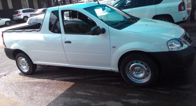2013 Nissan Np-200 1.6 Engine Capacity with Manuel Transmission,