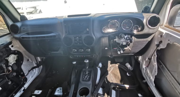 Jeep Wrangler 3.6 JK unlimited 2013 stripping for used spares