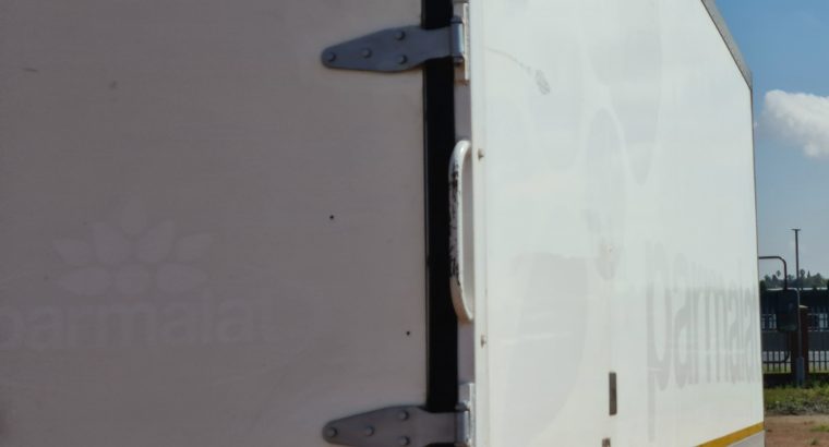 2016 NISSAN UD 60 MT500 FRIDGE TRUCK FOR SALE.