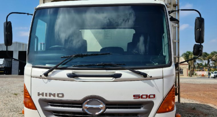 2013 HINO 500 1017 FRIDGE TRUCK FOR SALE.
