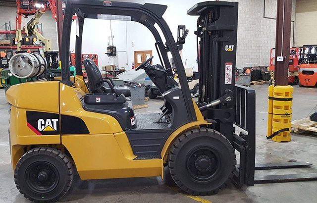 CAT 2P8000-LP Forklift