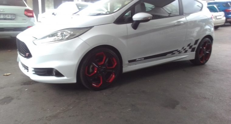2017 Ford Fiesta ST 1.6 Engine Capacity (3 Door) with Manuel Tra